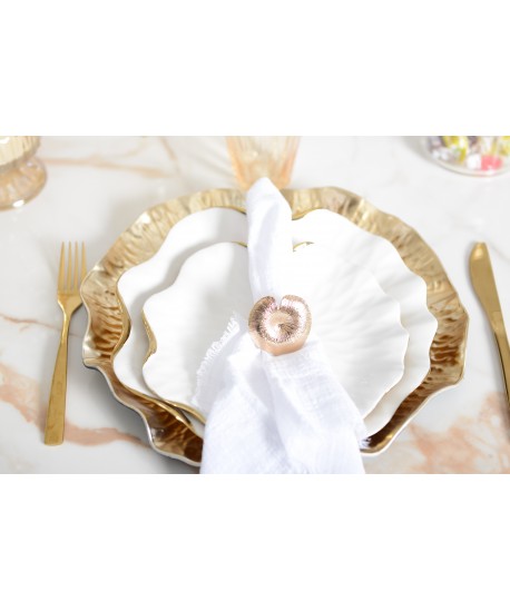 WHITE PORCELAIN DESSERT PLATE WITH GOLD RIM